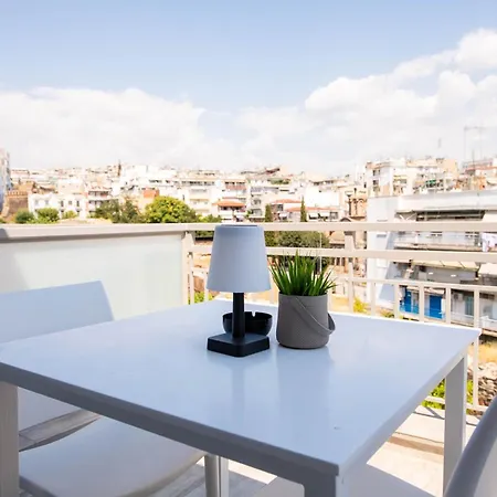 Skia Luxury Living Above The Walls Apartment *