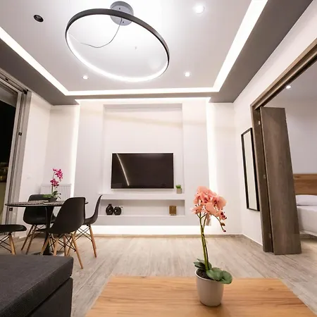 Skia Luxury Living Above The Walls Apartment *