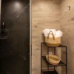 Skia Luxury Living Above The Walls アパート