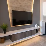 Skia Luxury Living Above The Walls アパート *