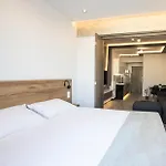 Skia Luxury Living Above The Walls *