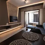 Skia Luxury Living Above The Walls アパート *