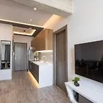 Skia Luxury Living Above The Walls アパート