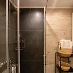 Skia Luxury Living Above The Walls *