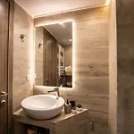 Skia Luxury Living Above The Walls アパート