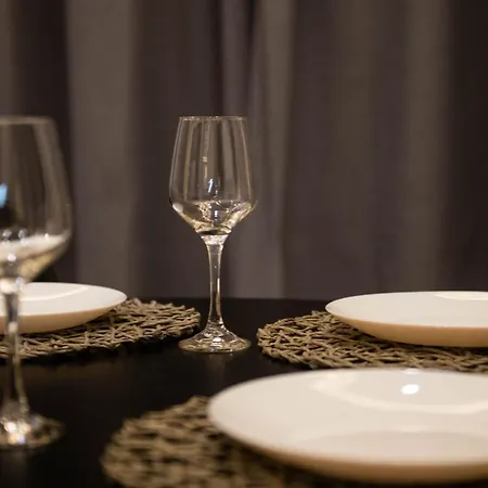 Skia Luxury Living Above The Walls Apartman