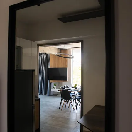 Skia Luxury Living Above The Walls アパート