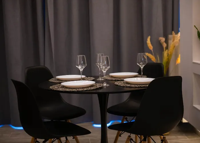 Skia Luxury Living Above The Walls *