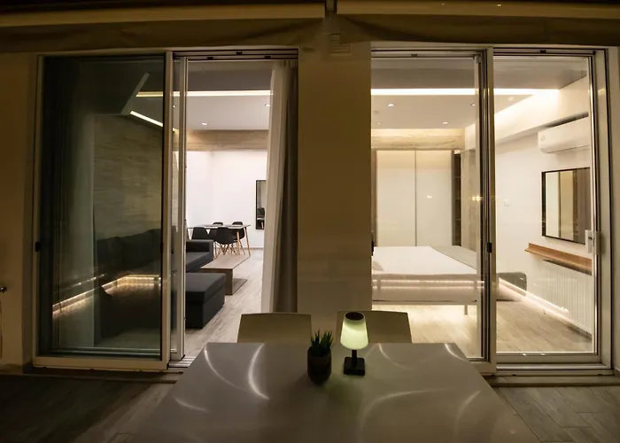 Skia Luxury Living Above The Walls Apartament