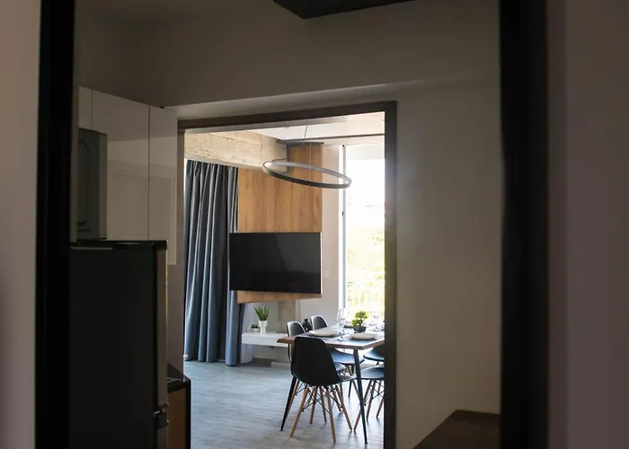 Skia Luxury Living Above The Walls Apartament