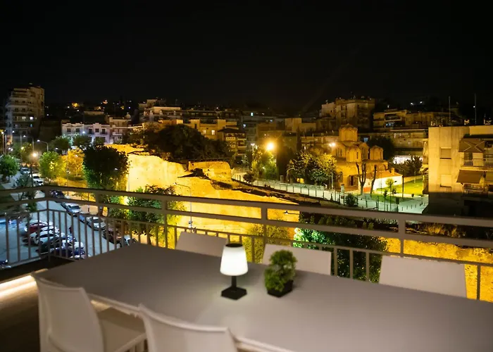 Skia Luxury Living Above The Walls Apartament *