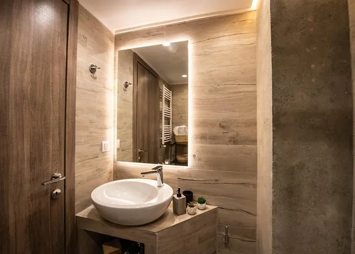 Skia Luxury Living Above The Walls Apartament
